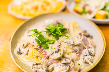 Creamy Spaghetti Carbonara  