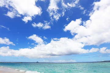 Obraz premium 沖縄上空のさわやかな空