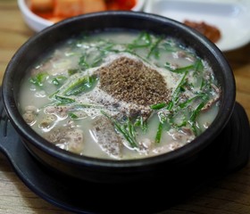 한국의 전통음식 순대국밥 