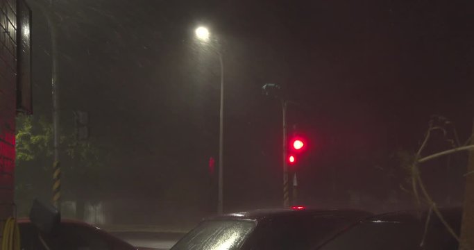 Wind And Rain Build As Major Hurricane Approaches City - Nepartak