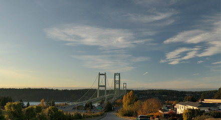 Fototapeta premium sunset over the city bridge