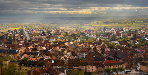 Obernai im Elsass im späten Herbst