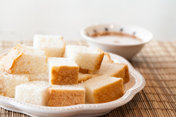 Streamed bread with Thai tea custard
