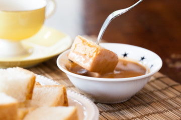 Streamed bread with Thai tea custard