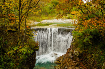 Obraz premium 晩秋の湯吹きの滝