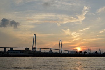 Fototapeta premium 名港トリトンからの日の出