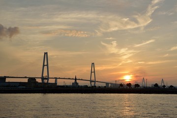 Fototapeta premium 名港トリトンからの日の出