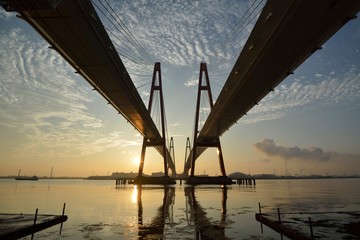 名港西大橋からの日の出