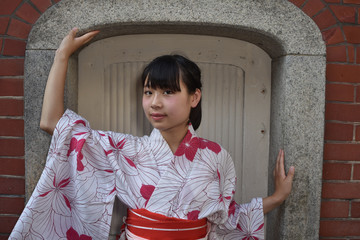浴衣姿の少女