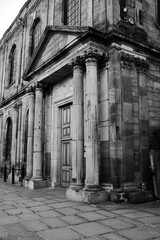 Fototapeta na wymiar Entrance to St Ann's Church, Manchester