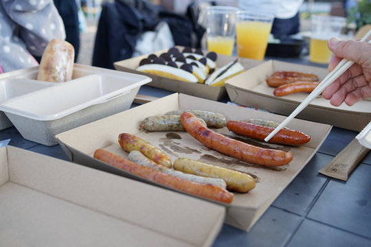 バーベキューセットのソーセージ