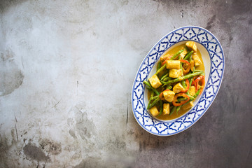 Yellow Curry with Tofu and Vegetables