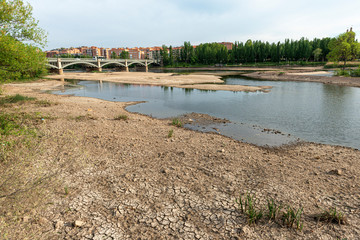 ROTURA PRESA LA PESQUERA SALAMANCA RIO TORMES SIN AGUA Y CONTAMINADO MAYO 2018