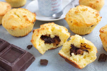 Rice muffins with chocolate filling
