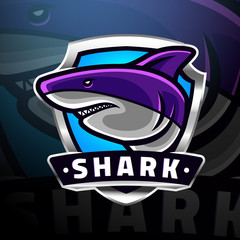 Shark and shield logo esport © Wisma Kreatif