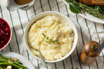 Homemade Thanksgiving Garlic Mashed Potatoes