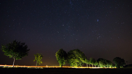Lichtspur auf dem Lande