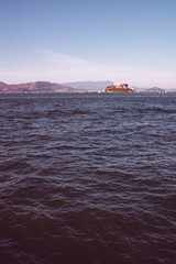 Sicht auf die Alcatraz Insel in der Bucht von San Francisco, Okt 2019