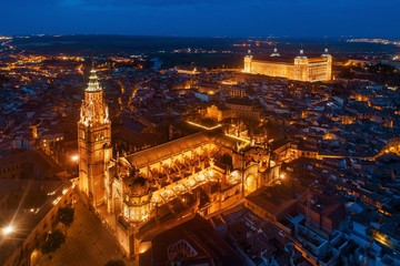 Fototapeta na wymiar Aerial view of Toledo Cathedral at night