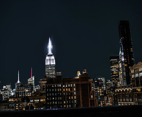Fototapeta na wymiar Empire state building at night