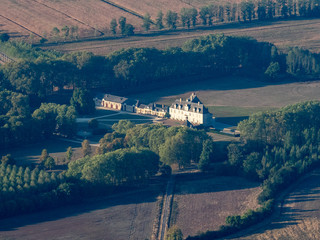 vue aérienne du château de Chamchevrier en Indre-et-Loire en France