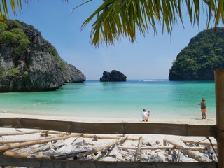 Hot Chu Island, a beautiful small island in the Andaman Sea