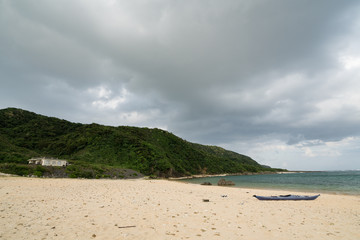 Fototapeta na wymiar 沖縄県与那国島　ビーチとカヤックのある景色