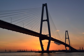 Fototapeta na wymiar 名港中央大橋からの夕景