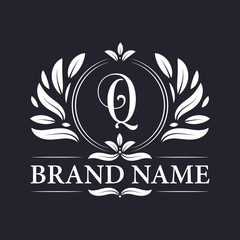Fototapeta premium Letter Q logo design. Alphabet Q luxurious logo, vintage ornamental luxury logo design template.