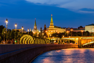 Fototapeta premium Sightseeing Of Moscow, Russia. The view of Moscow Kremlin and Moscow river. Beautiful night view.