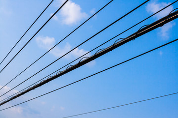 電線と青空