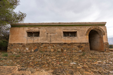 Fototapeta na wymiar former refuge on the road of Ricaveral (Almeria) Spain