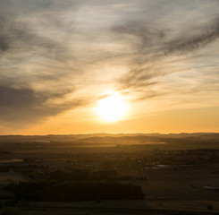 Obraz premium Puesta de sol con polvo