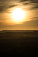 Puesta de sol con una ligera bruma