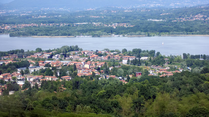 Naklejka premium arona lago maggiore panorama