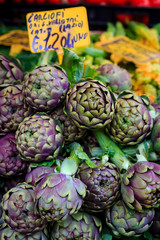 Obraz premium Artichokes in Roma's market of Testaccio