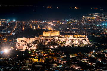 Akropolis in Athen bei Nacht