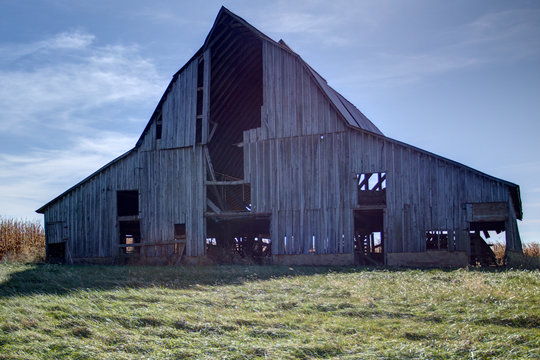 Abandoned Barn 0287