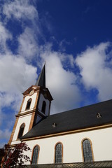 Die katholische Kirche St. Peter und Paul in Edesheim 