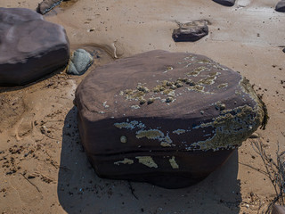 Brora / Szkocja - 26 sierpień 2019: Kamienie na plaży w Brora © Adam Wrobel
