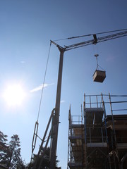 Cantiere edile - gru e ponteggio