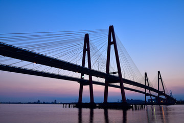Fototapeta na wymiar 名港西大橋からの日の出