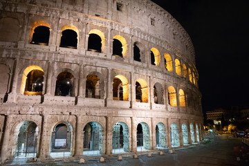 Naklejka premium Panoramic view of exterior of Colosseum in Rome