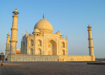 Fototapeta na wymiar Taj Mahal with Minars