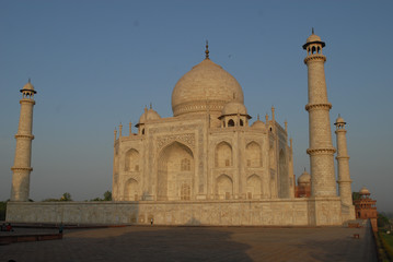 Fototapeta na wymiar West side of Taj mahal