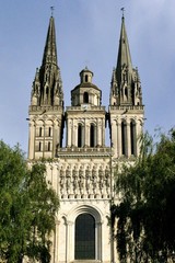 Obraz premium Façade de la cathédrale Saint-Maurice à Angers
