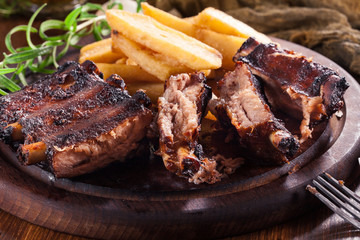 Spicy barbecued pork ribs