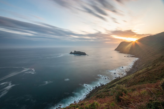 Amanecer en la costa vizcaina