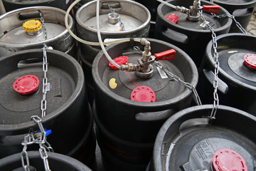 Plastic beer keg line hose connection