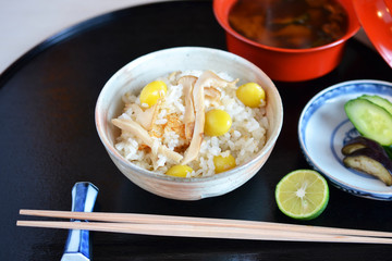 秋の味覚、松茸ご飯